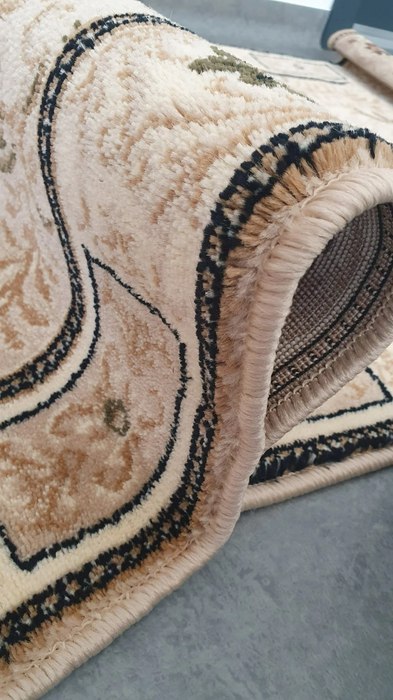 detaliu margine covor clasic bej Lotos 542