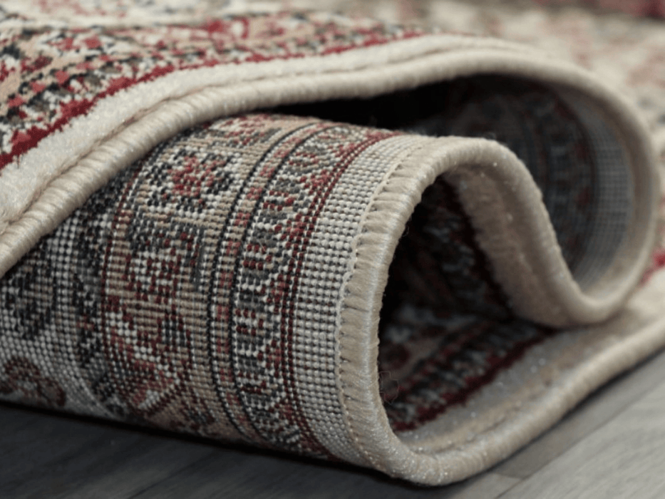 Detaliu material covor clasic bej maro