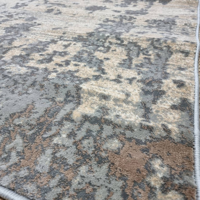 Detaliu model cu mix de culori gri bej si accente maro, design contemporan elegant