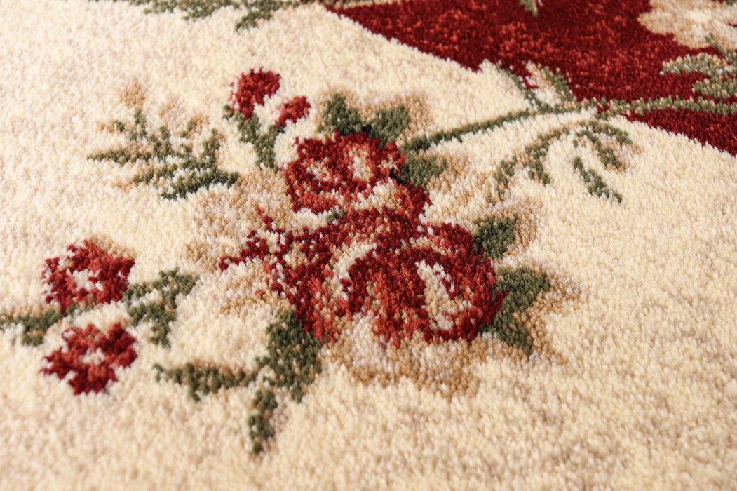 Detaliu model floral traversa crem grena cu textura moale
