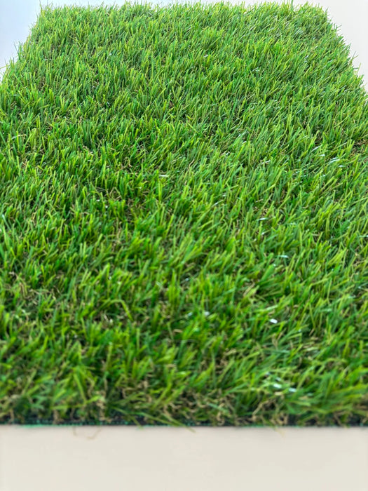 Rulou gazon artificial 25 mm verde pentru gradina si terasa