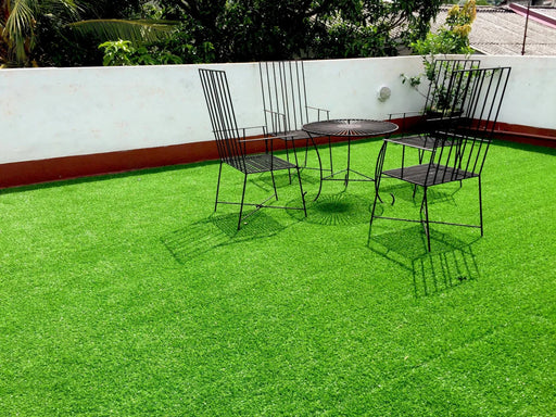 Gazon artificial 30 mm verde montat pe terasa, iarba artificiala pentru balcon si gradina