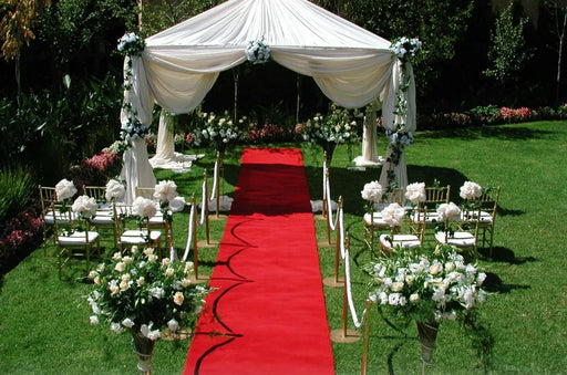 gazon artificial rosu pentru evenimente si alee nunta decorativa