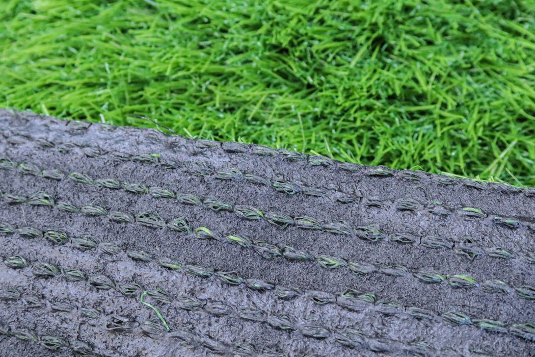 Gazon artificial / mocheta iarba decorativa verde Sri Lanka , inaltime fir 40 mm, antiderapant, pentru interior/exterior, dimensiuni variate