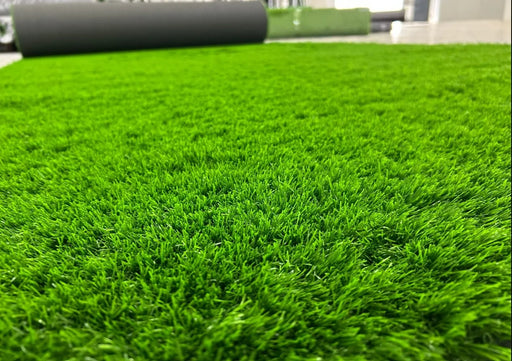 Iarba artificiala verde 40 mm textura deasa gazon artificial pentru curte si gradina