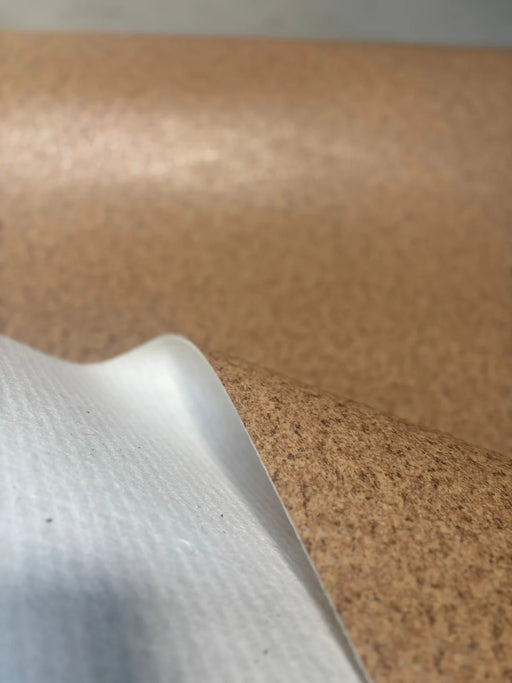 Linoleum PVC bej material flexibil si durabil, ideal pentru bucatarie si hol
