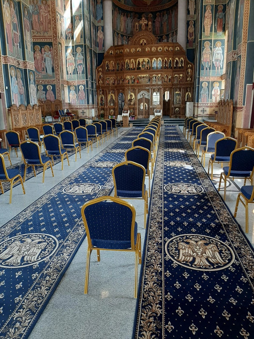 Traversa biserica bleumarin cu ornament auriu pe culoar central