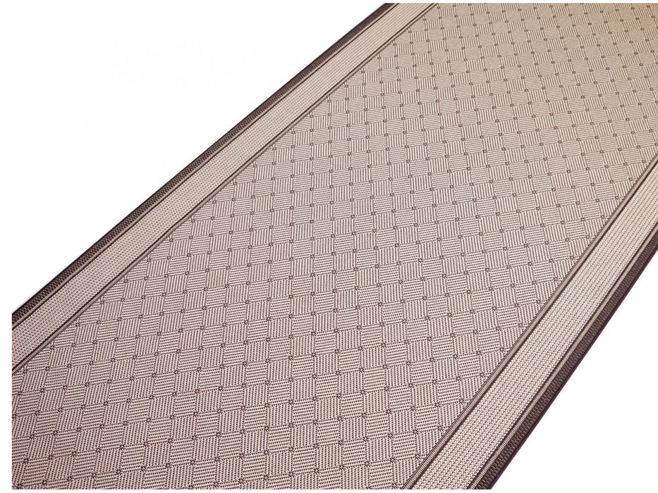 Detaliu traversa covor bucatarie antiderapanta bej maro, textura durabila si usor de curatat