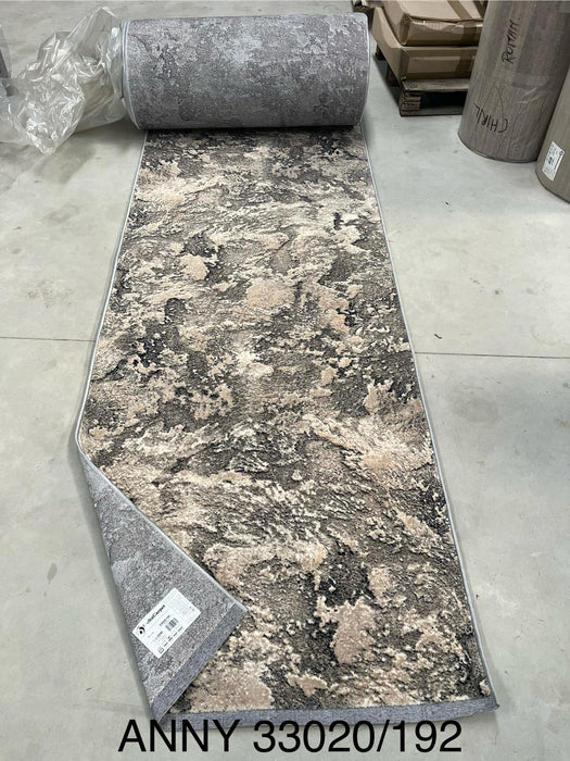 Traversa covor gri moderna pentru hol lung cu design abstract elegant