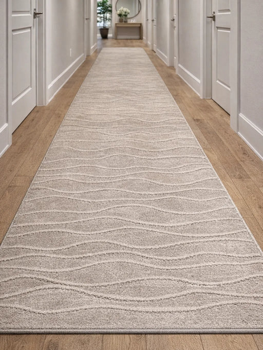Traversa covor moderna bej pentru hol lung si living, design elegant potrivit pentru interior modern