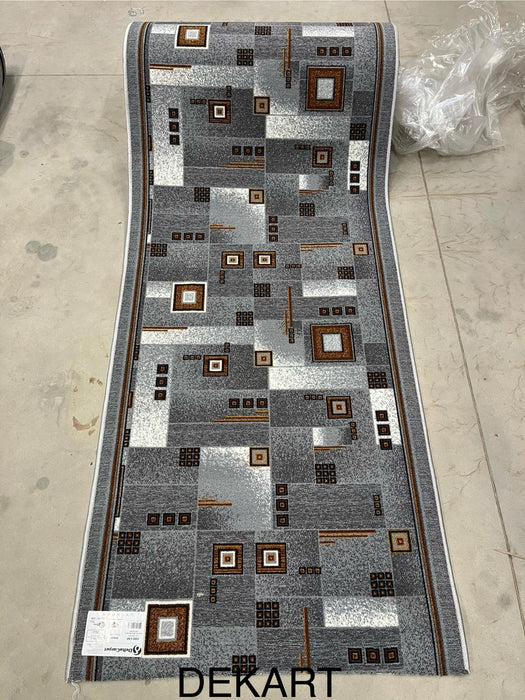 Traversa covor gri pentru hol lung, model geometric modern, rezistenta cu suport pasla