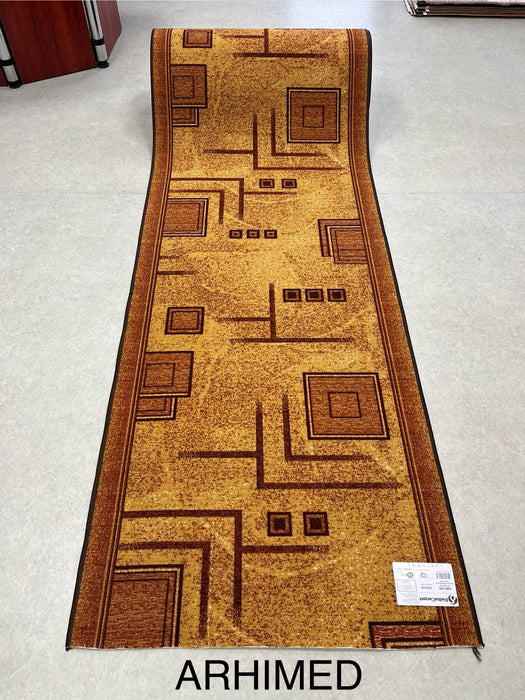 Traversa covor maro pentru hol lung, model geometric modern, rezistenta si eleganta