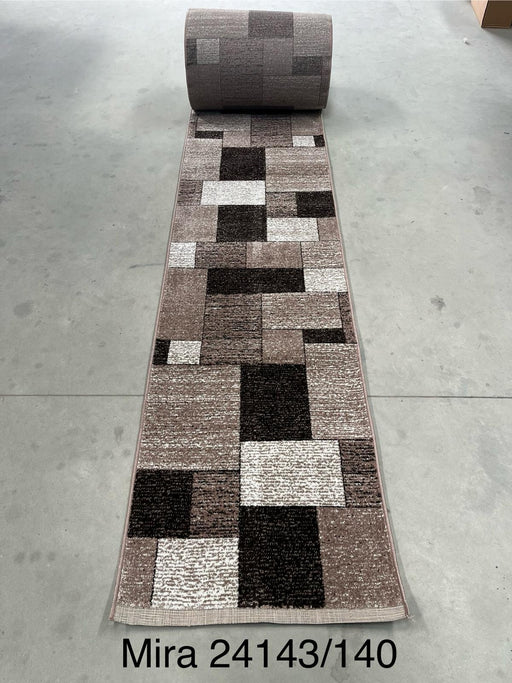 Traversa covor maro bej cu model geometric pentru hol lung si living, design modern rezistent la trafic