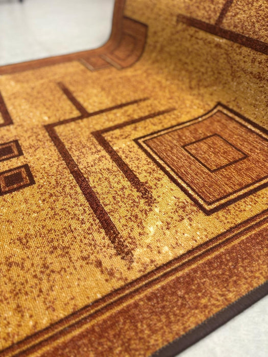 Traversa covor lung pentru hol sau bucatarie, maro cu design geometric modern