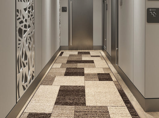 Traversa covor moderna maro bej cu model geometric pentru hol sau living