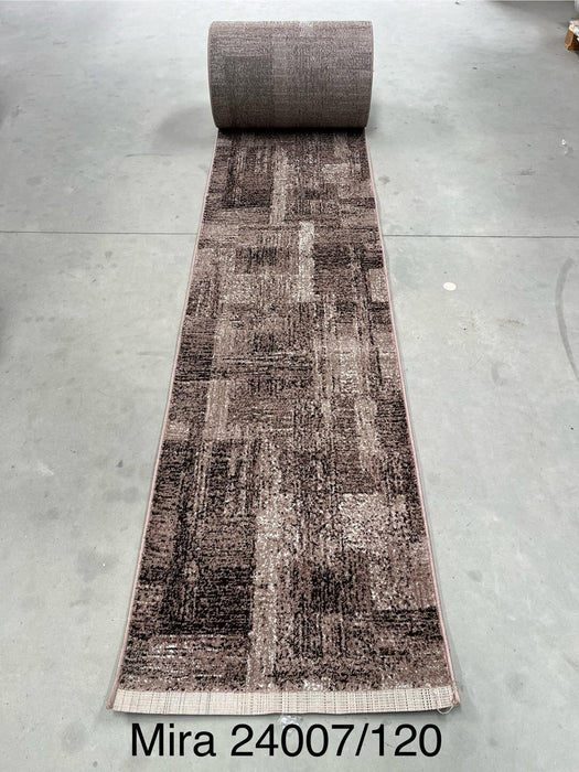 Traversa covor maro inchis pentru hol lung, model modern rezistent la trafic