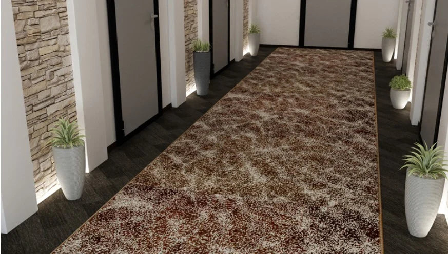 Traversa covor moderna maro festonata pentru hol lung si living, design elegant rezistent la trafic