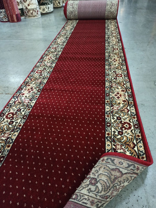 Traversa covor rosu clasica festonata cu model traditional pentru biserica si hol