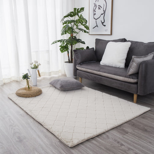 Covor crem pufos model grofat pentru living, design modern si elegant, ideal pentru decor confortabil